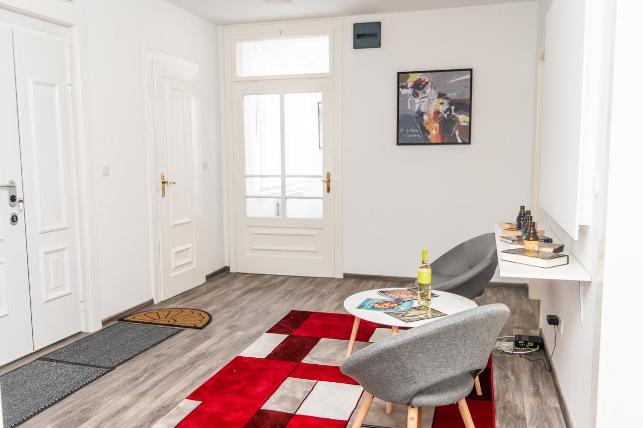 Modern Studio For 3 People In The Heart Of The City Center Sarajevo Exterior photo